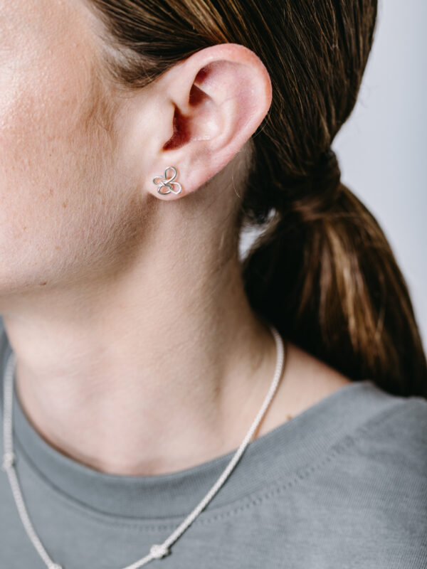 Knot earstuds