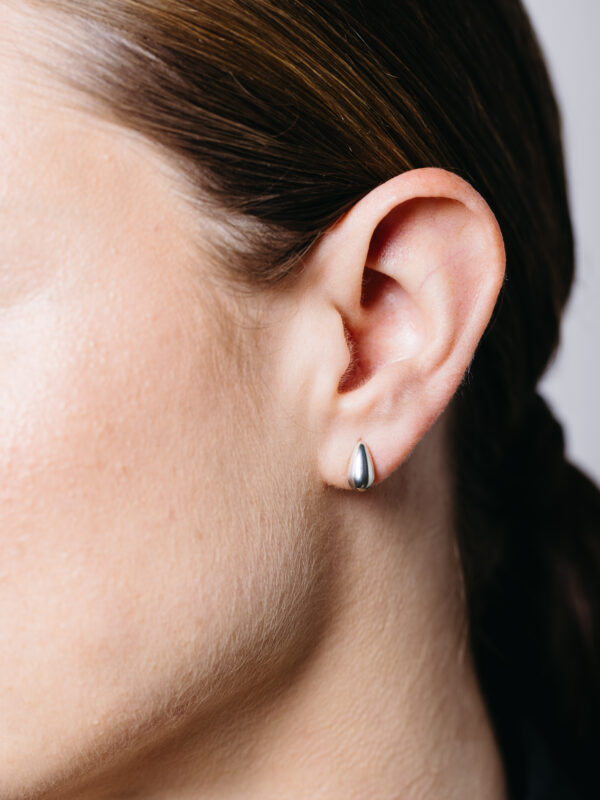 Drop earstuds