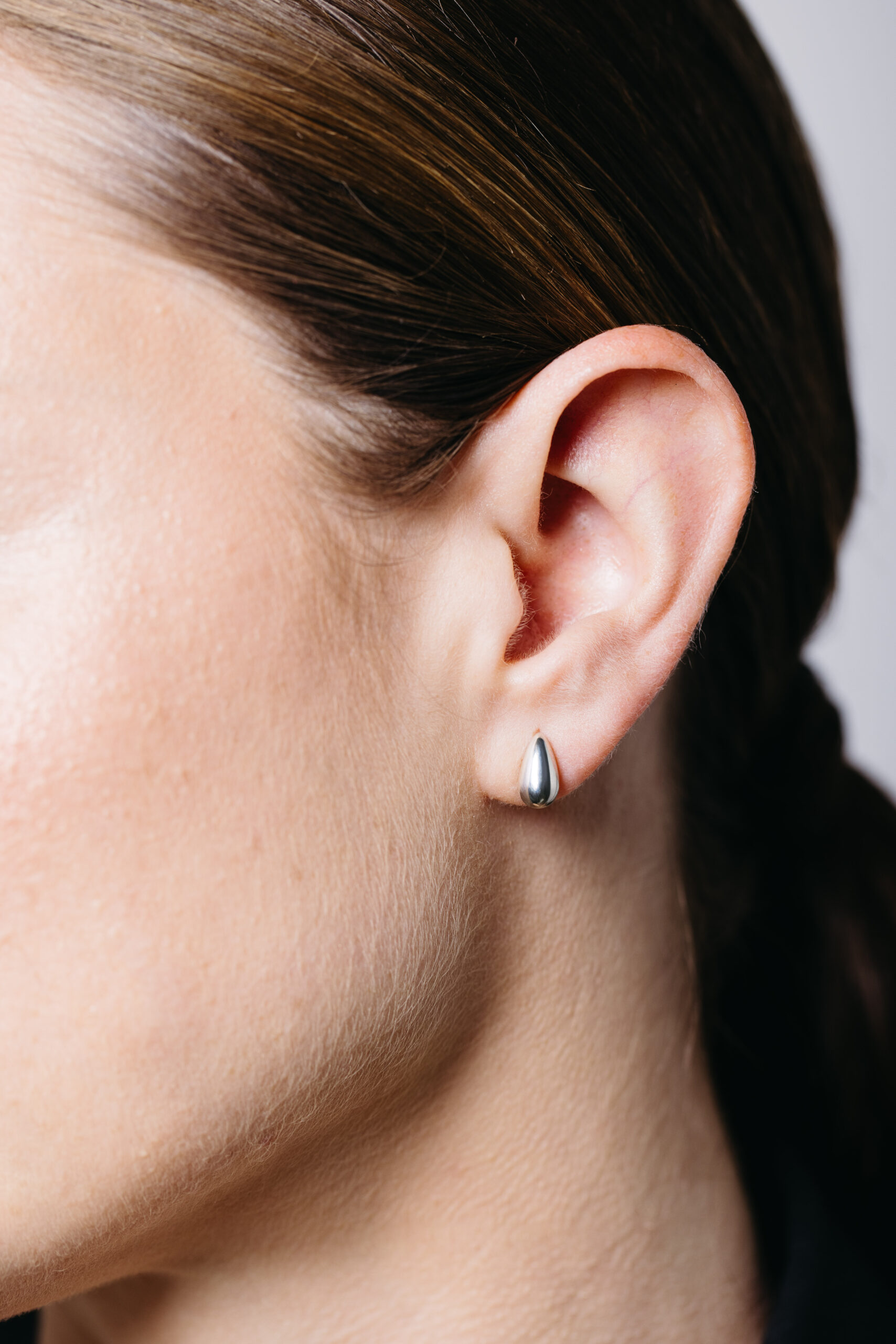 Drop earstuds
