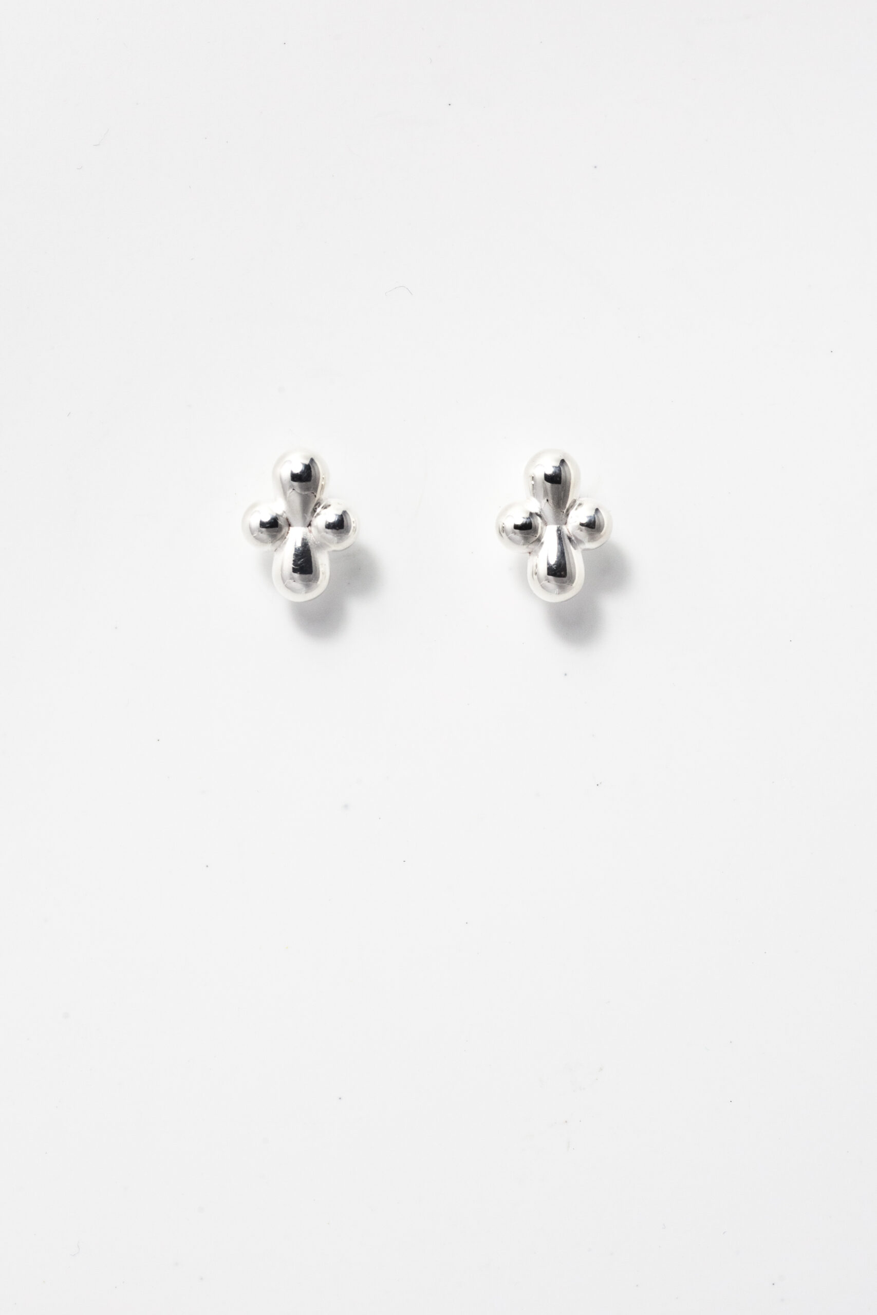 berry earstuds